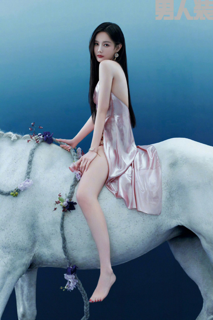 李一桐好美​​​！快来欣赏她的大片吧