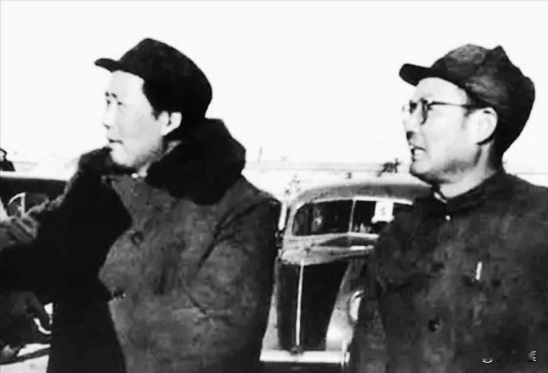 叶剑英说：“毛、刘、周、朱、陈、林、邓，除了毛主席的后六位，还有各位老帅等其他人