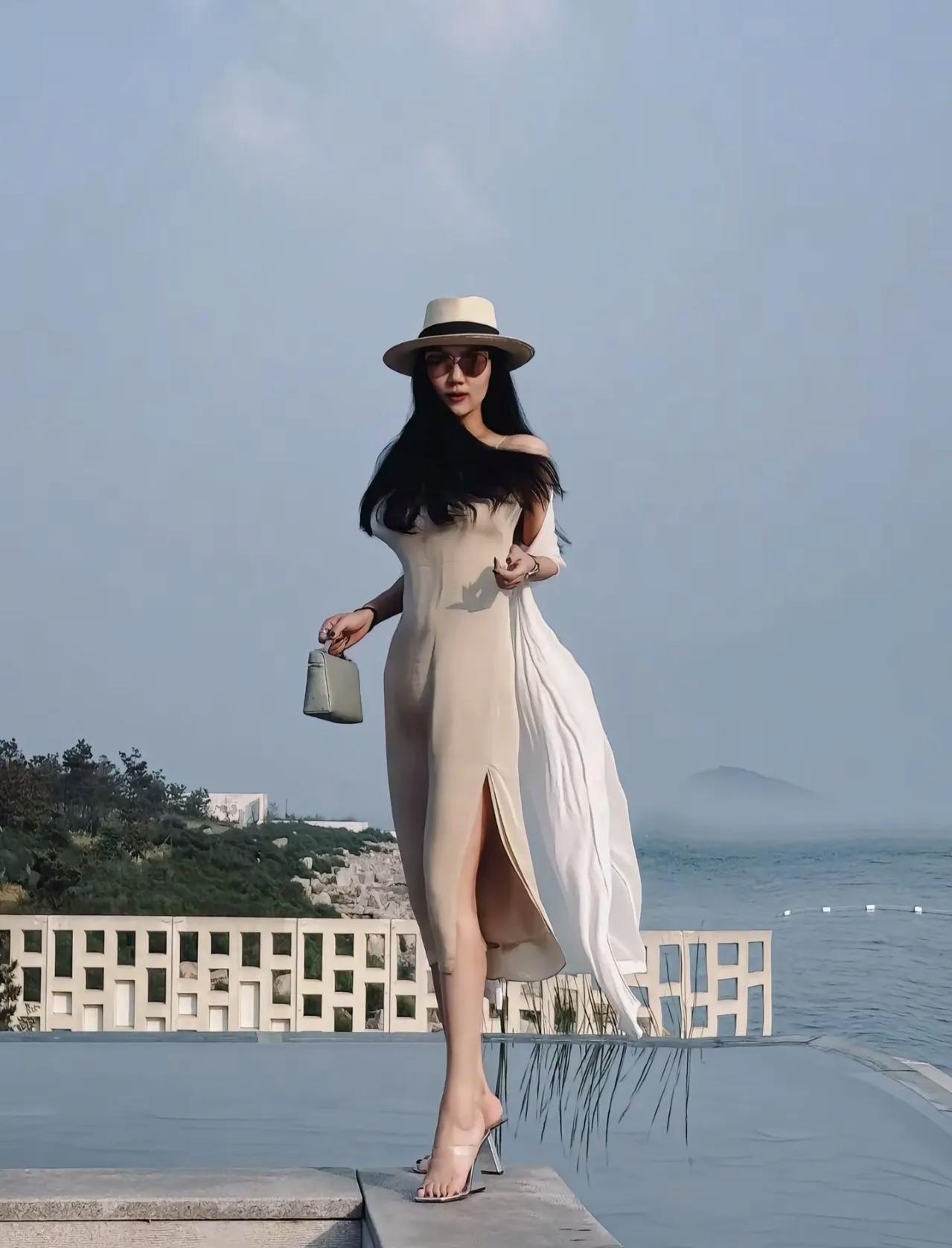 看了COCO二十多岁的照片觉得她面相变得好快，女人还是不要和年龄差太多的男人处对