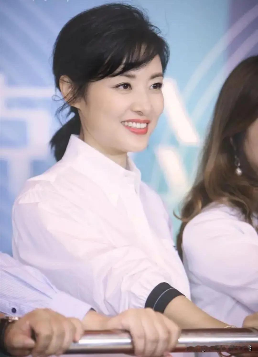 这两位都是亚洲大美女级别的，按你的欣赏水平，你觉得两个人谁更加漂亮呢？朱琳在9