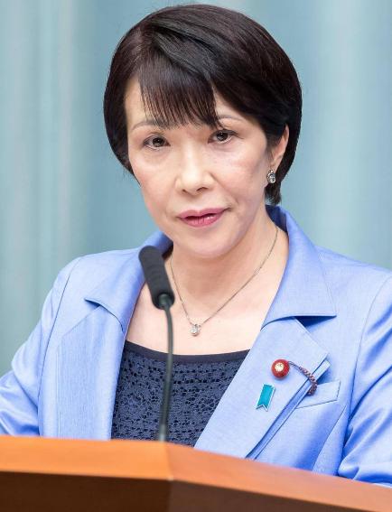 高市早苗就剩这么一张底牌了，不过就算打出来对中国也无济于事，甚至还在帮助中国。