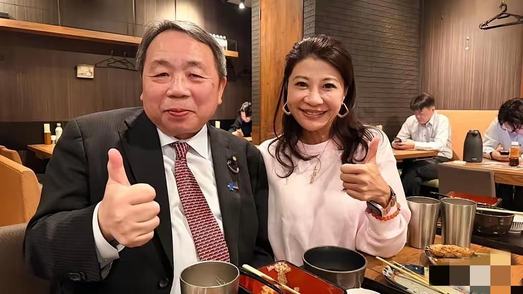 汉奸石平，他发文说：“今天，我和来东京观看世界棒球经典赛揭幕战的台湾立法委员们共