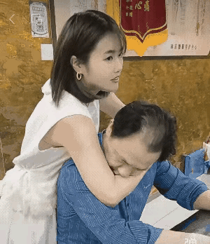 大爷明天脖子还会继续疼吗？[哭哭]