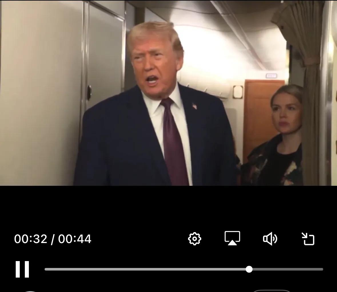 特朗普总统透露，伊朗领导人昨天给他打了电话，恳求进行谈判～“他们想进行谈判…