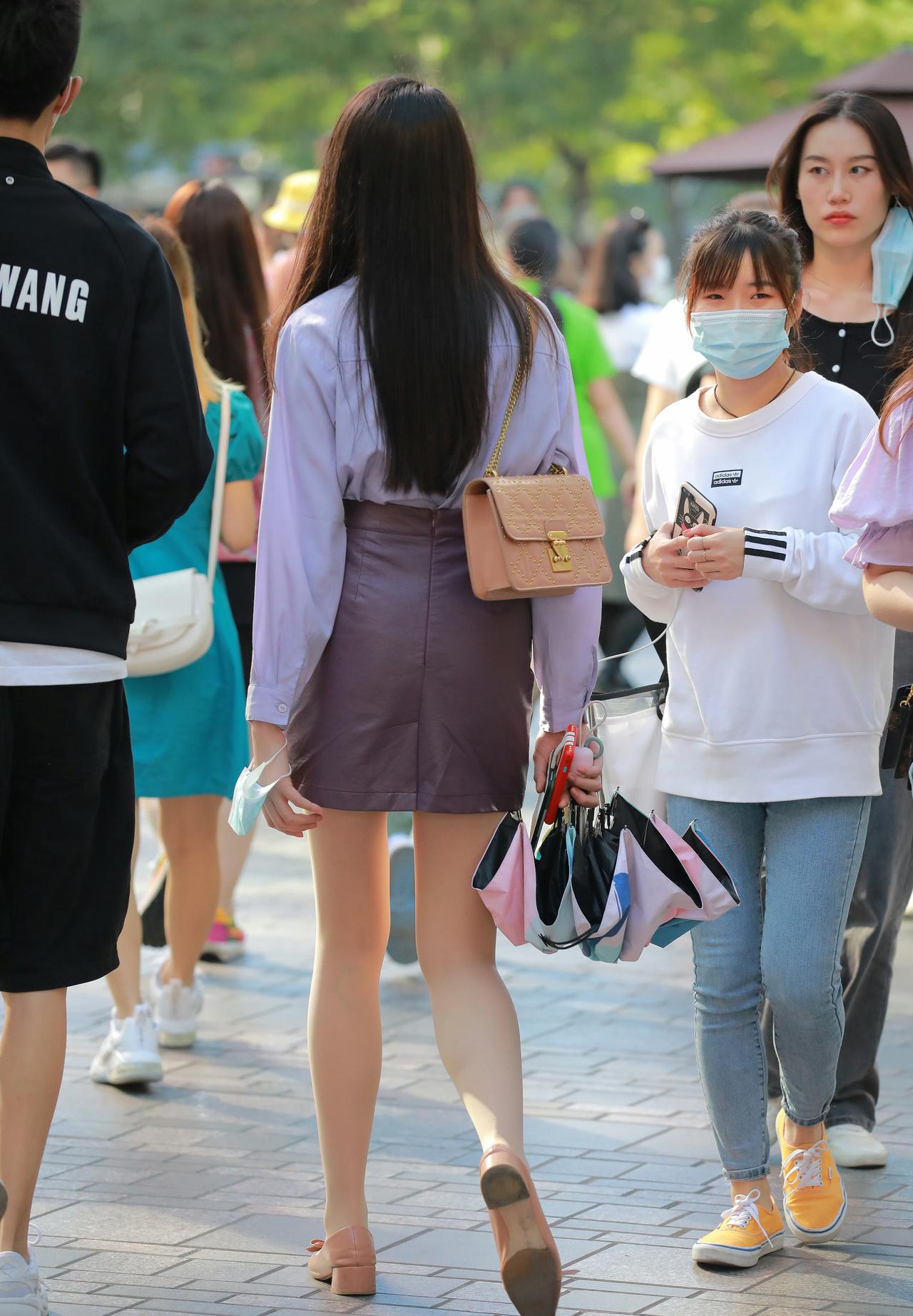 从这姑娘的眼神你看到了什么？