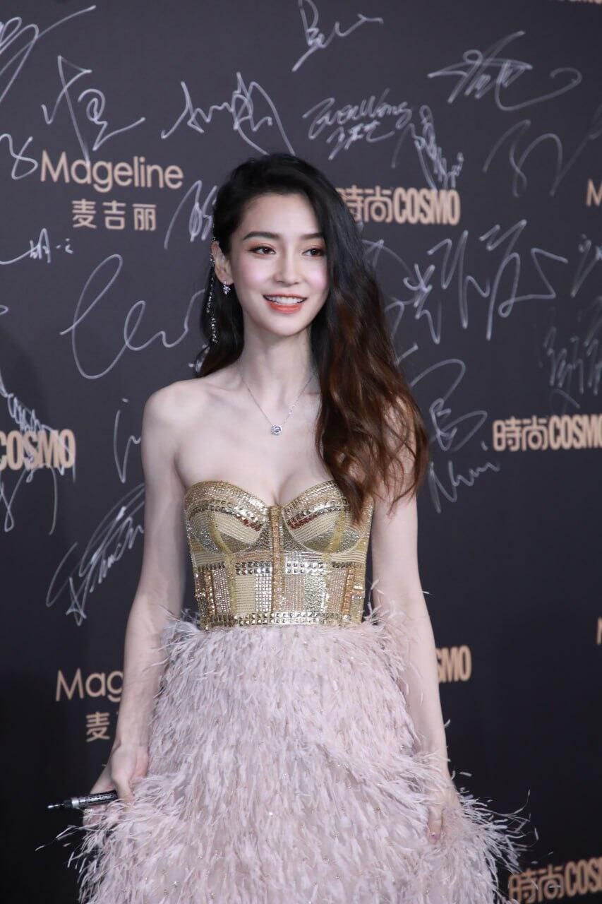 杨颖探访桃坪羌寨非遗angelababy在复制粘贴的时代，你是手写的诗