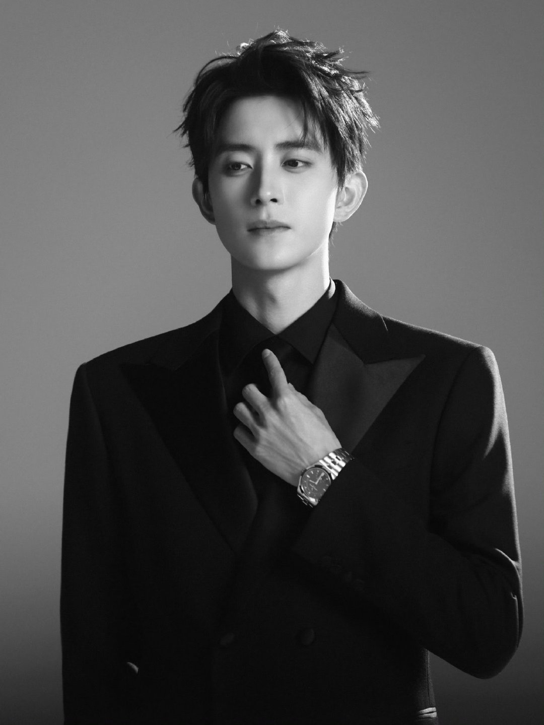 站姐在62楼拍敖瑞鹏笑不活了，看敖瑞鹏那惊讶的眼神，估计也懵了：这都能拍到？