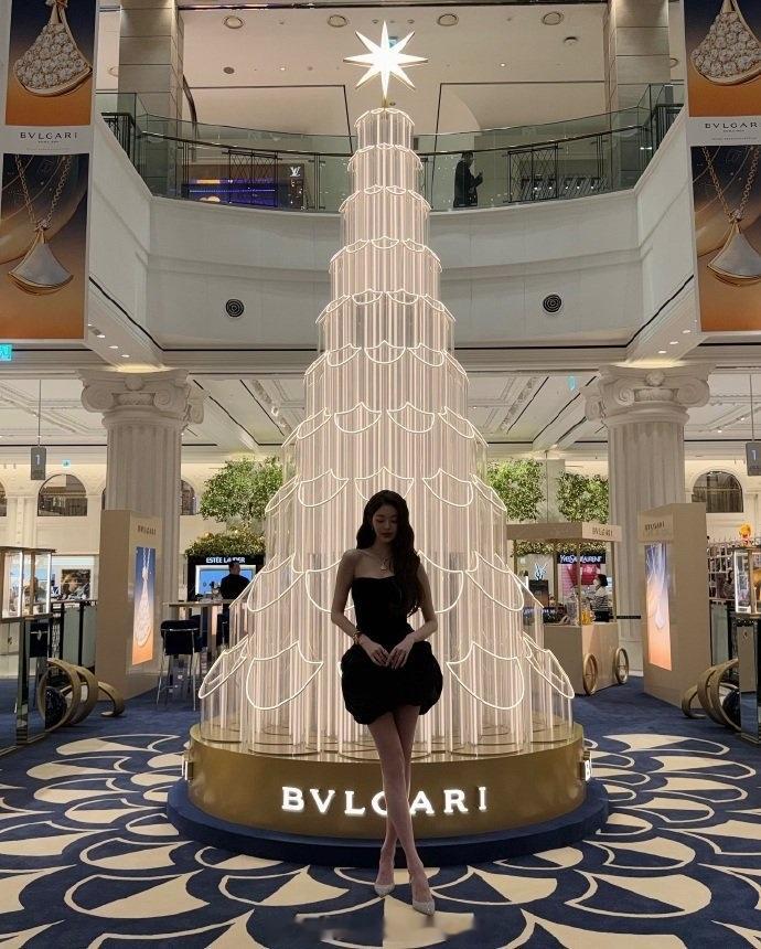 张元英ig更新我觉得喜金水的可以拿这组当壁纸咯~