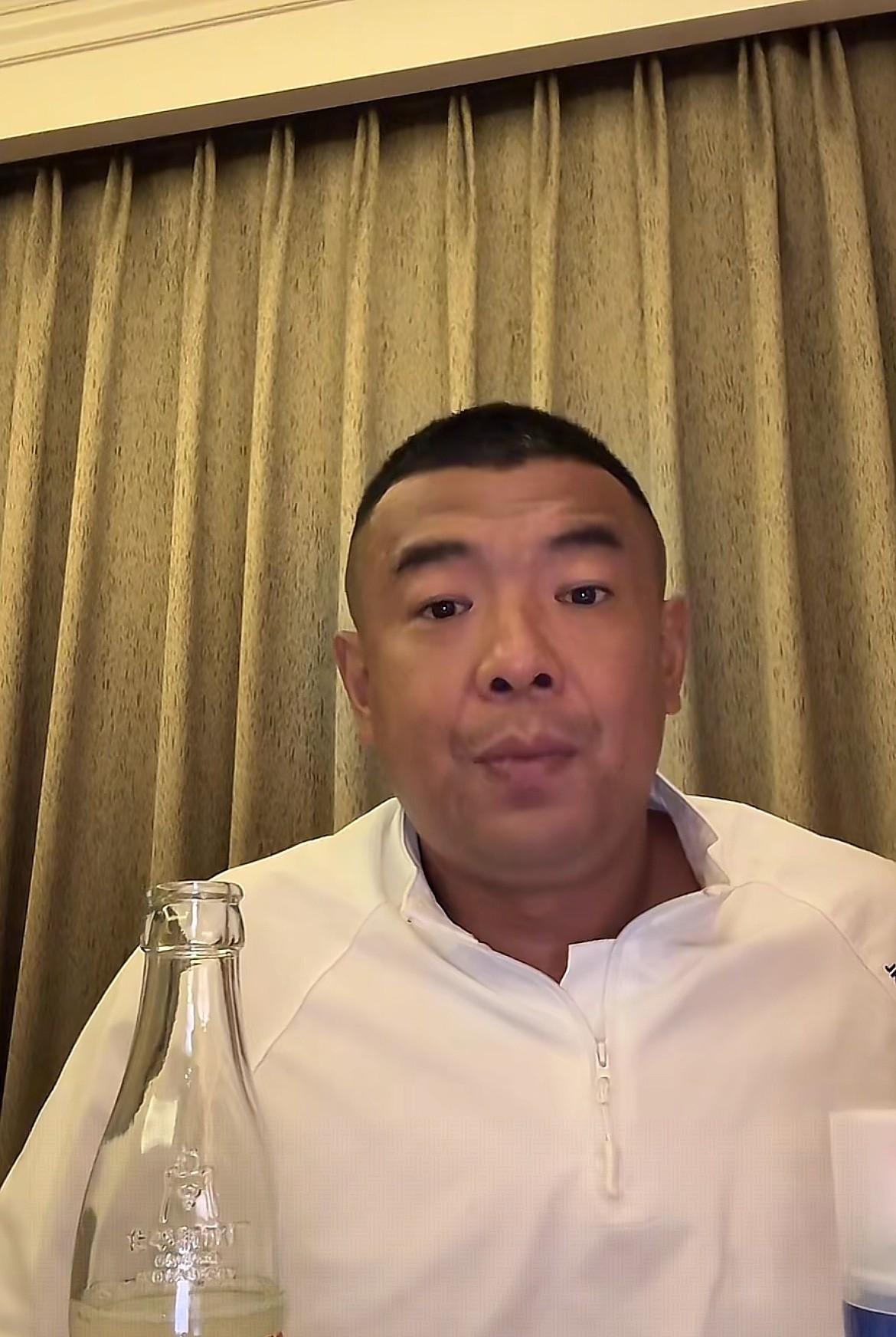 徐亮在直播时爆料，他和董路也会发生矛盾，但都是纯业务上的，两人经常争吵到不可开交