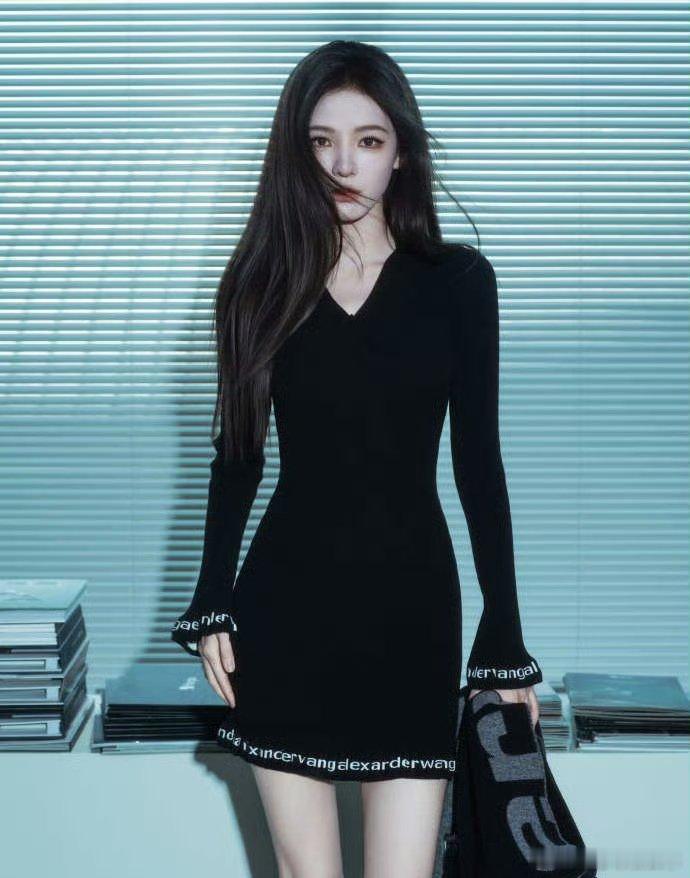 张予曦直播跳自编手势舞张予曦直播跳手势舞合伙人张予曦直播跳自编手势舞，可爱到让