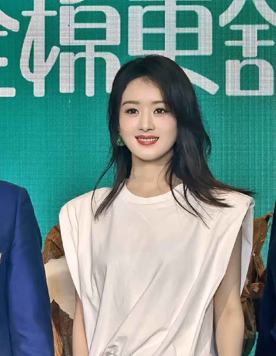 这下总算明白赵丽颖为啥永远不会塌房了不是她运气好没黑料，也不是团队控评强，是她自