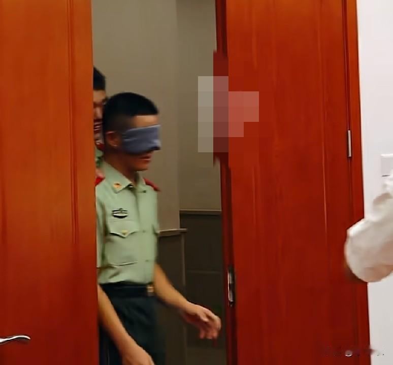 近日，上海，武警执勤第一支队某中队，一名战士的父母来沪出差，中队了解情况后，邀请
