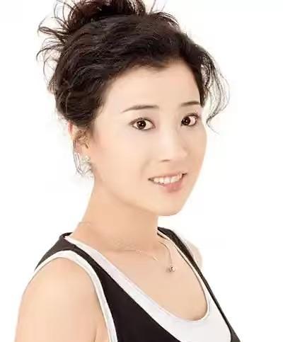 高秀敏走了20年，闫学晶和王红梅这对“姐妹”却越走越近，背后藏着娱乐圈最真实的师