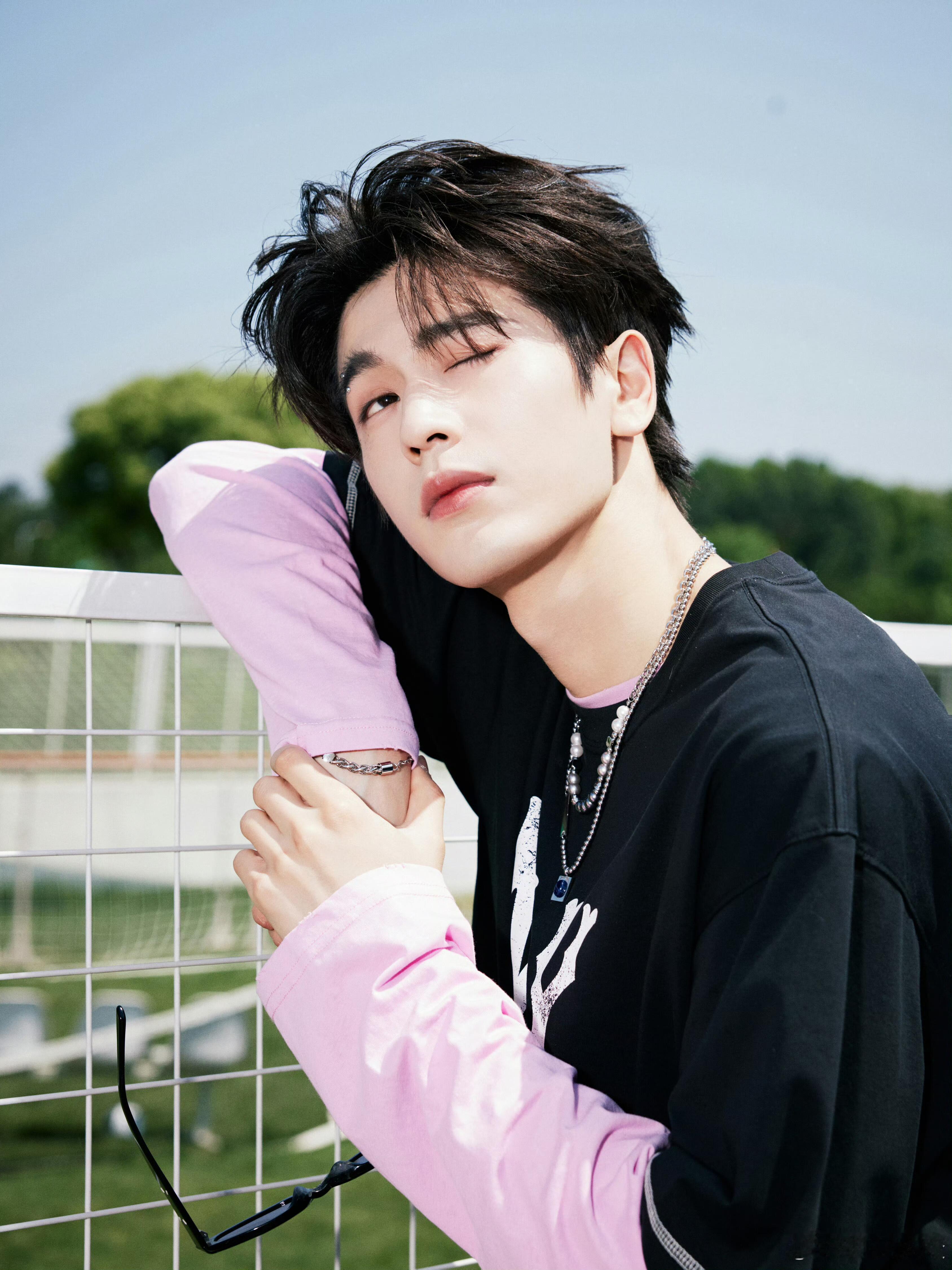 张凌赫甜酷学长张凌赫｜