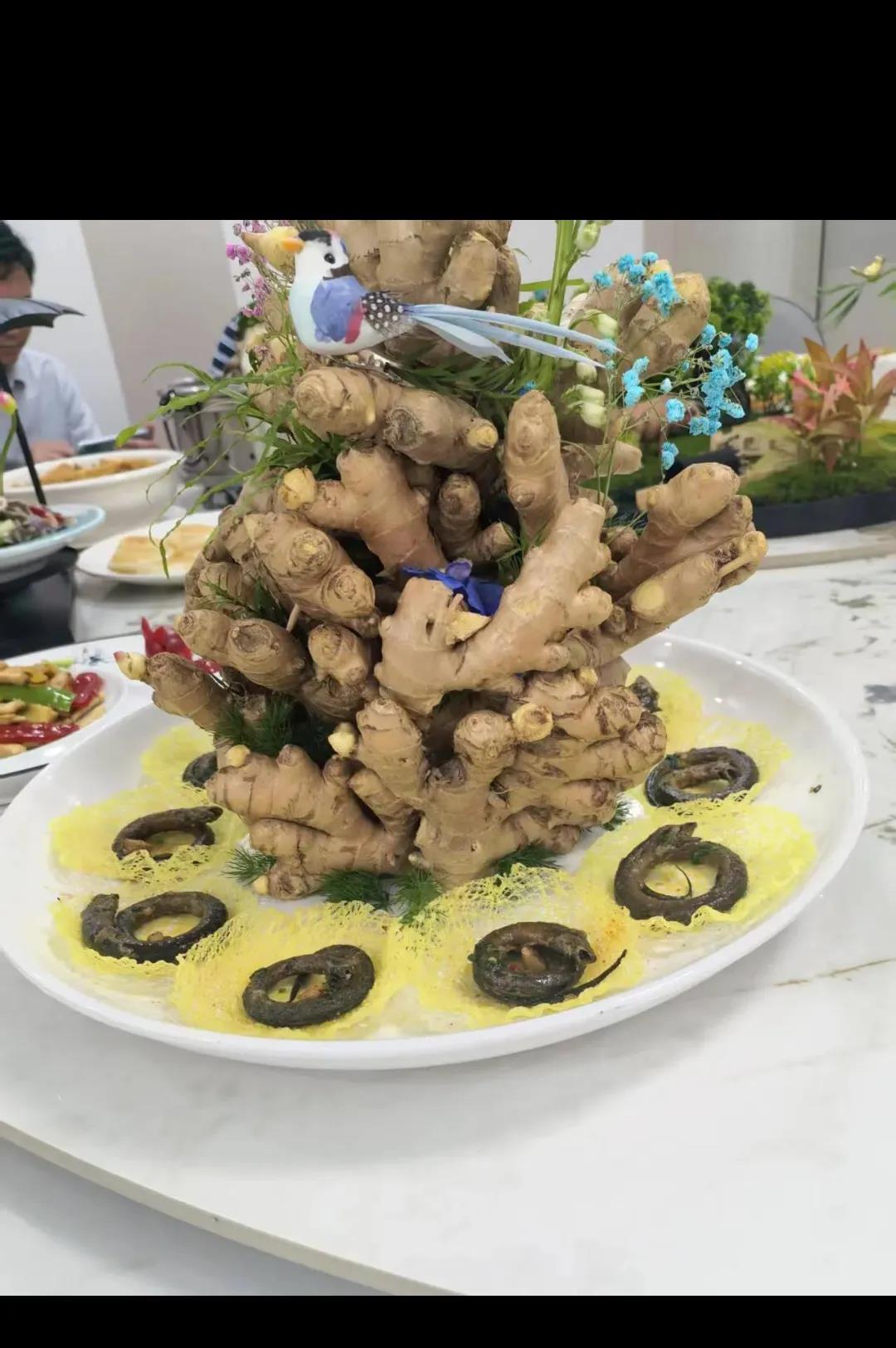 这道菜厨师应该费了不少劲。能吃的又有多少？