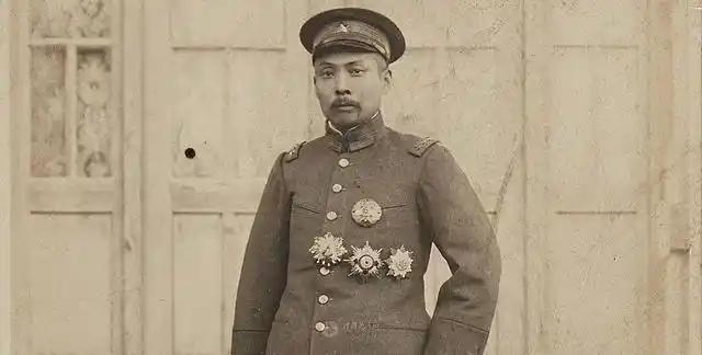1923年川军激战正酣，一方突请休战：我娘死了；对方当即应允：立刻停战，快去奔丧