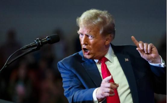 德总理默茨访华之际，欧美爆发激烈争吵，特朗普勃然大怒 最近的国际政坛，简直跟