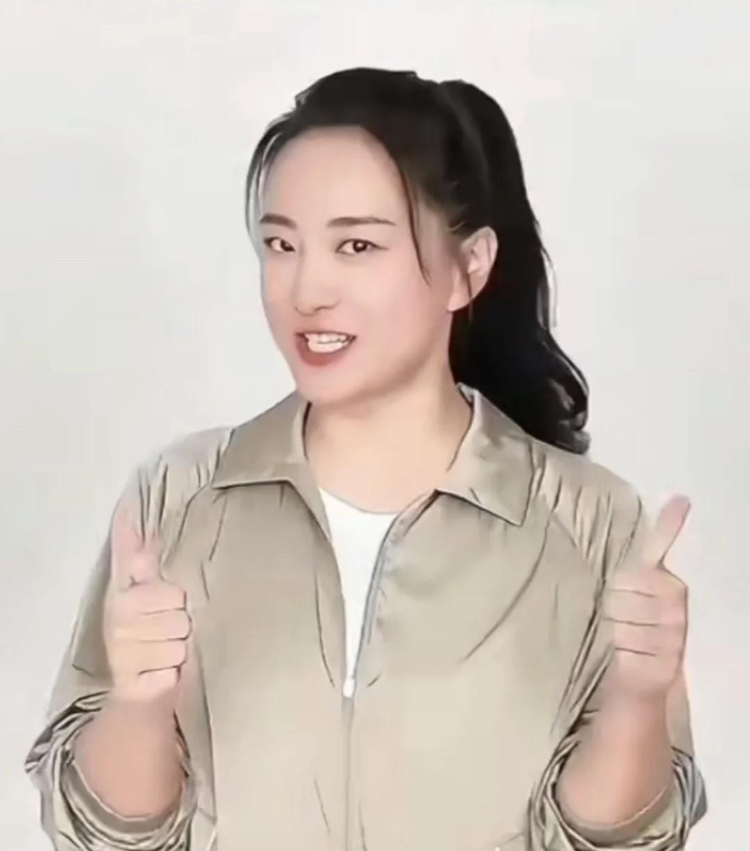 贾玲，犯了一个很大的错，不是减肥少了辨识度，而是她应该多出来参加活动，让大