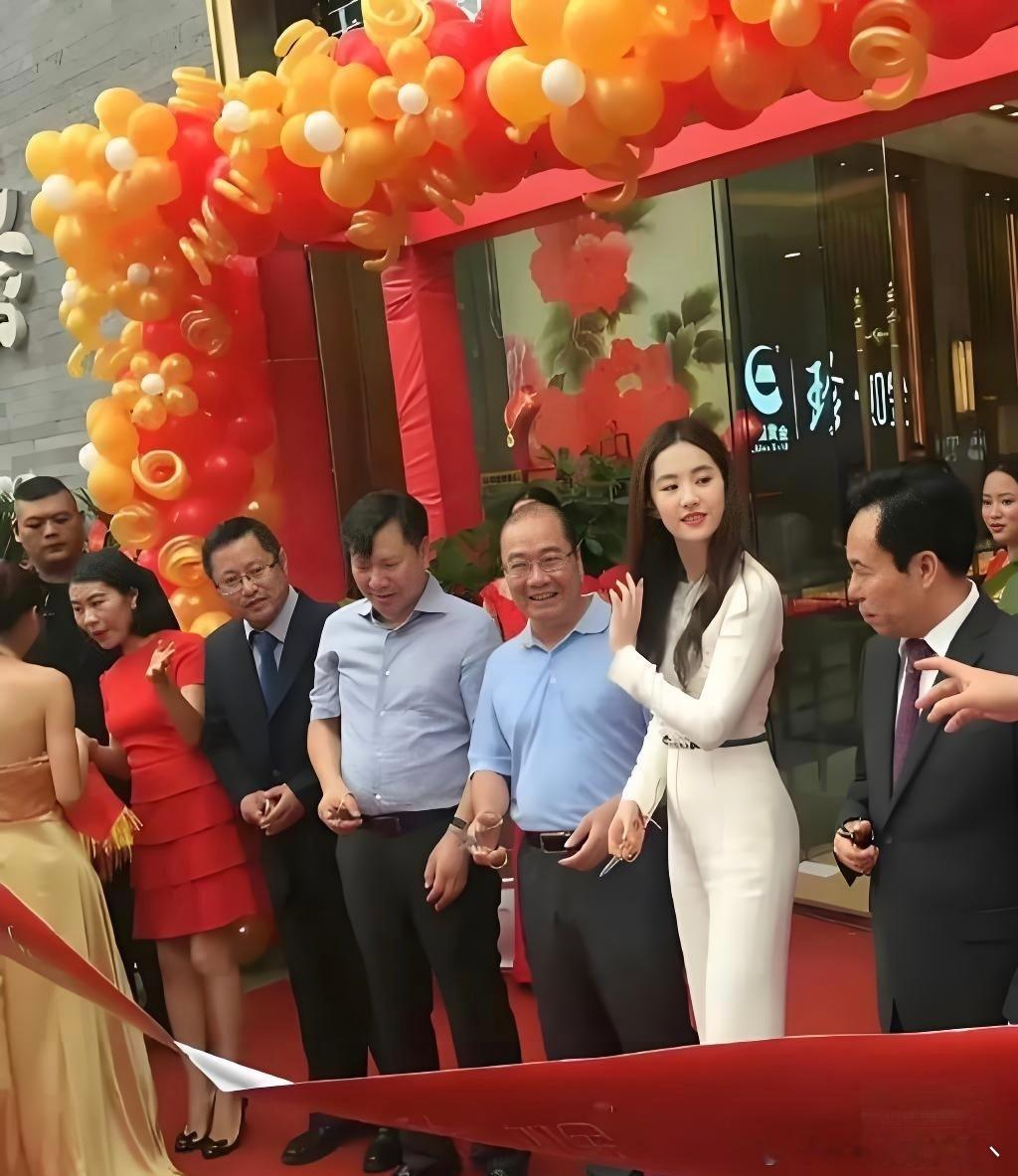 原来女神现实中是这样的，白瞎我看了十几年电视。