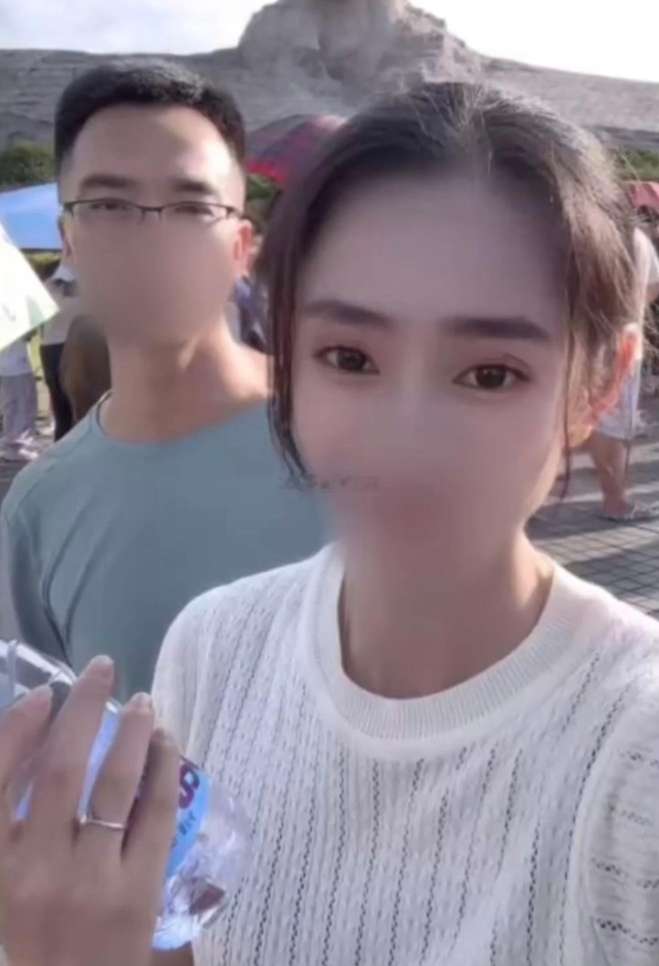 网友爆料，本人杨安安，原籍洞庭湖之北，之前有一个完美的家，有个爱我的老公，善解人