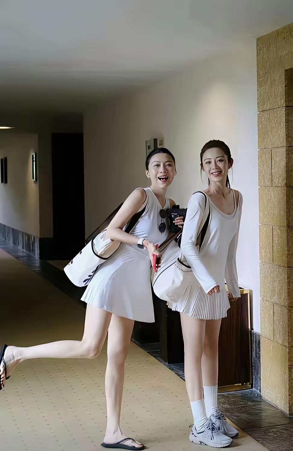 我不说，你第一眼，能分得清谁是妈妈谁是女儿吗？