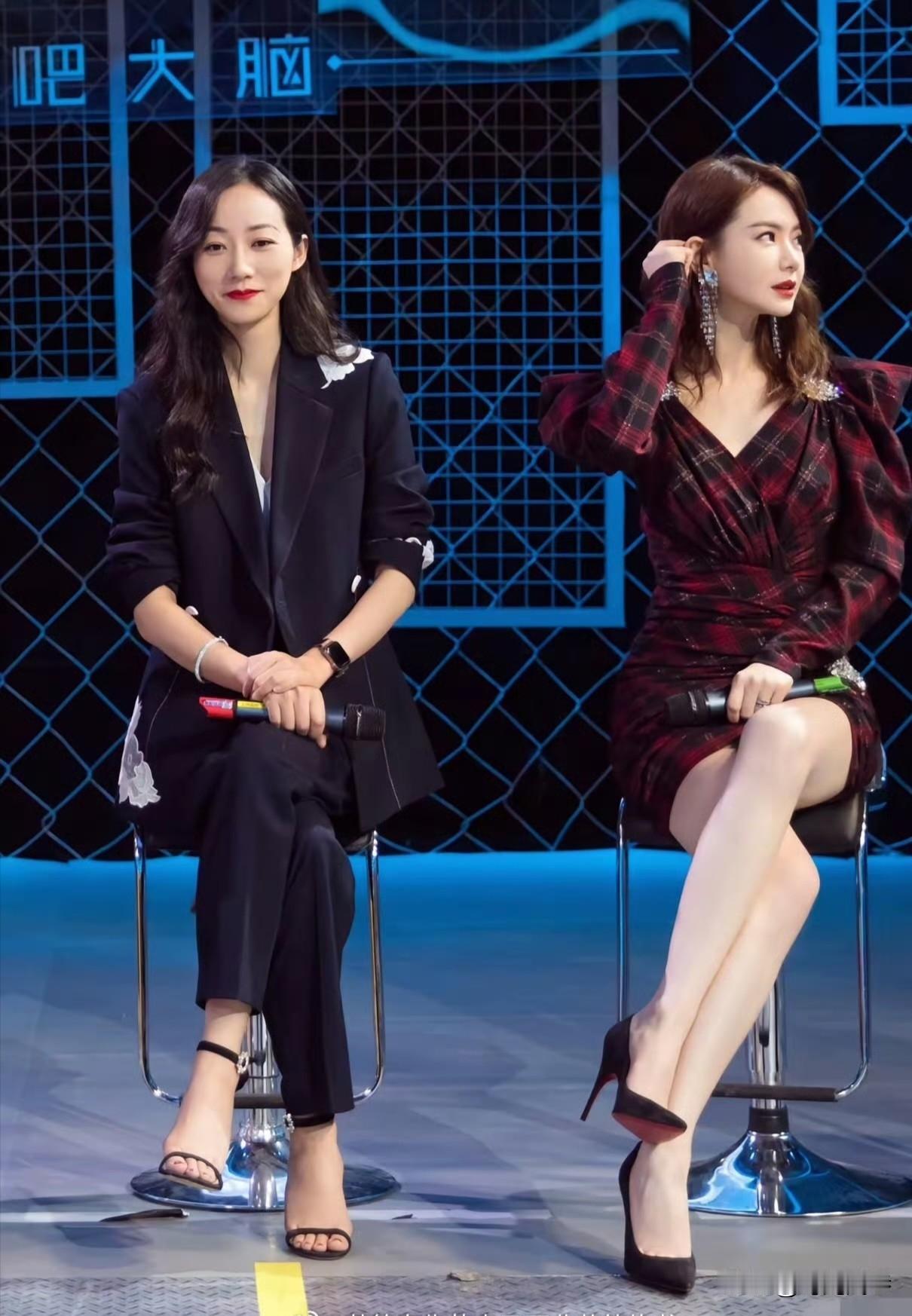 戚薇韩雪同台，她们的颜值和气质谁更胜一筹呢？戚薇御姐戚薇韩雪