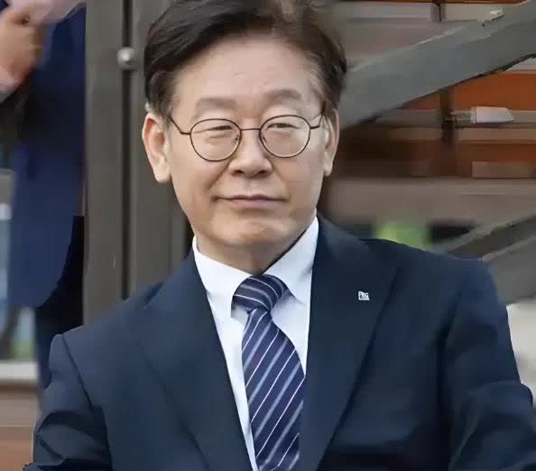 我担心李在明将来退休后，也会走韩国总统的“老路”。李在明现在虽然已经是韩国总统了