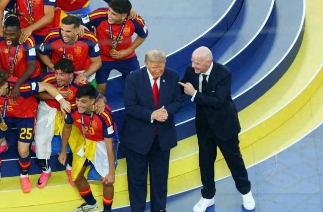FIFA要把世界杯卖了？200亿估值，特朗普家族入场，欧足联急了！这事听着像