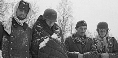 1941年12月5日，苏军在莫斯科外围发起全线反攻，此前一路突进到莫斯