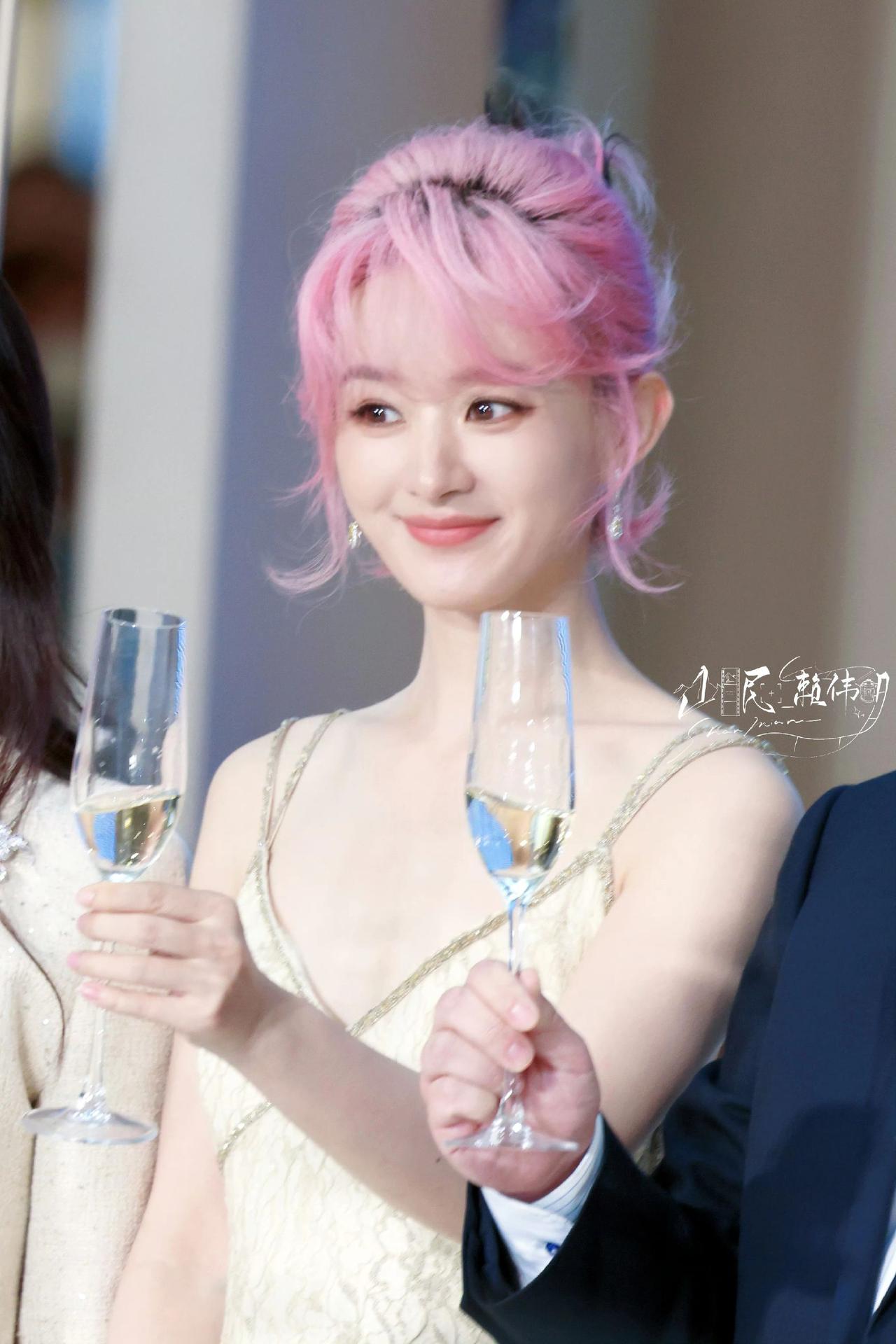 太有审美了，最喜欢的两张，今天好多美图啊，感谢大家分享！！！