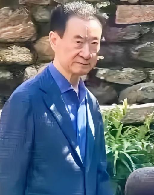 王健林断腕求生！500亿抛售48座万达广场，商业帝国迎来命运转折点