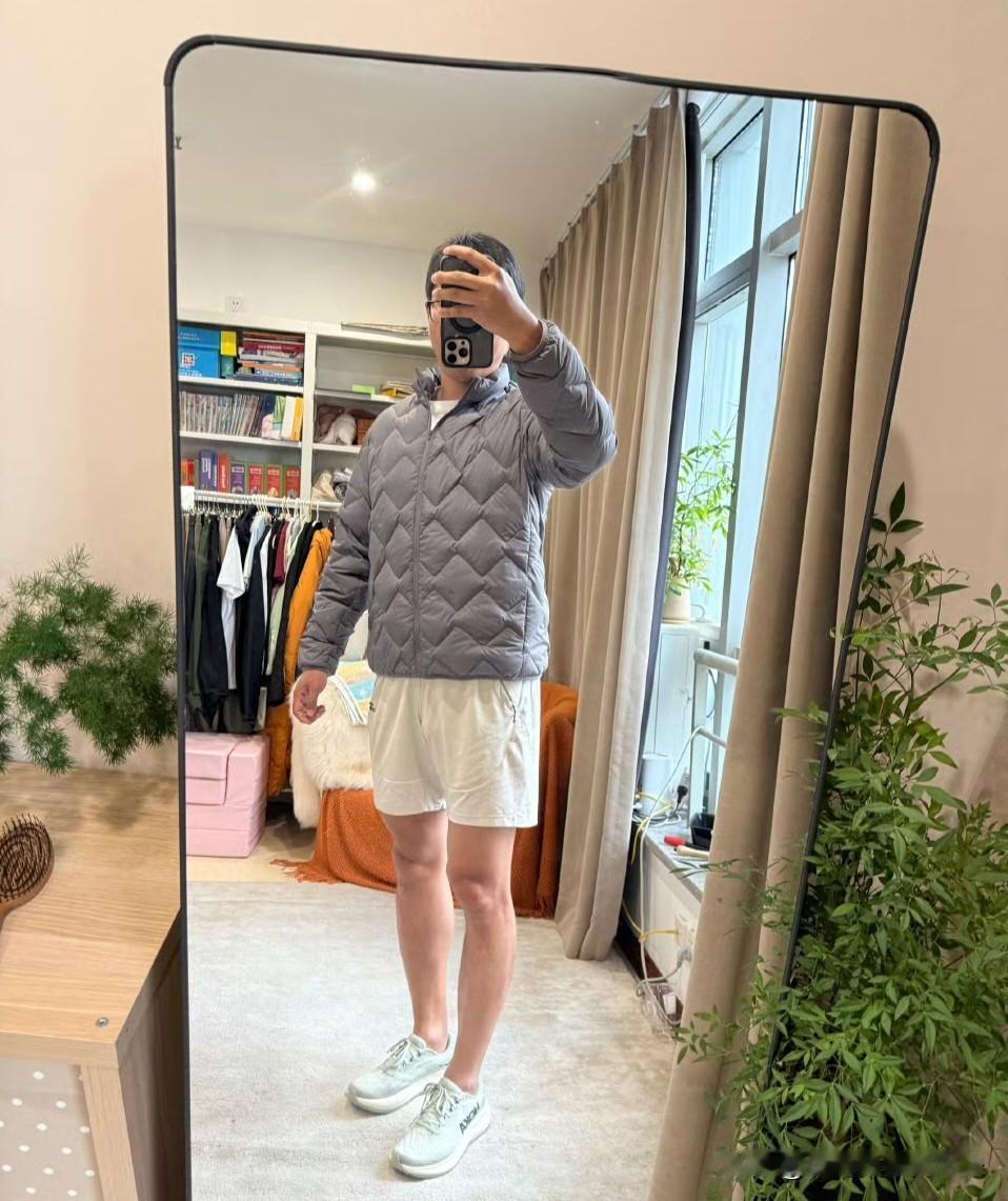 做电商的朋友跟我吐槽，一看到广东的羽绒服订单，心跳就加速。手快有手慢无，发