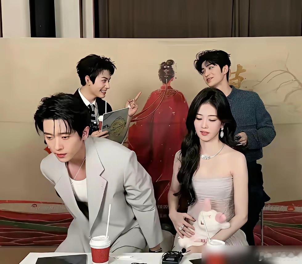刚演完《莫离》女搭档就出事，这回丞磊新剧《玉簟秋》的女主又惹争议，短短时间两次踩