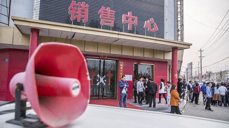 楼市变天了：现在卖房的比买房的还急，二手房把新房挤到了墙角前两天陪朋友去看房