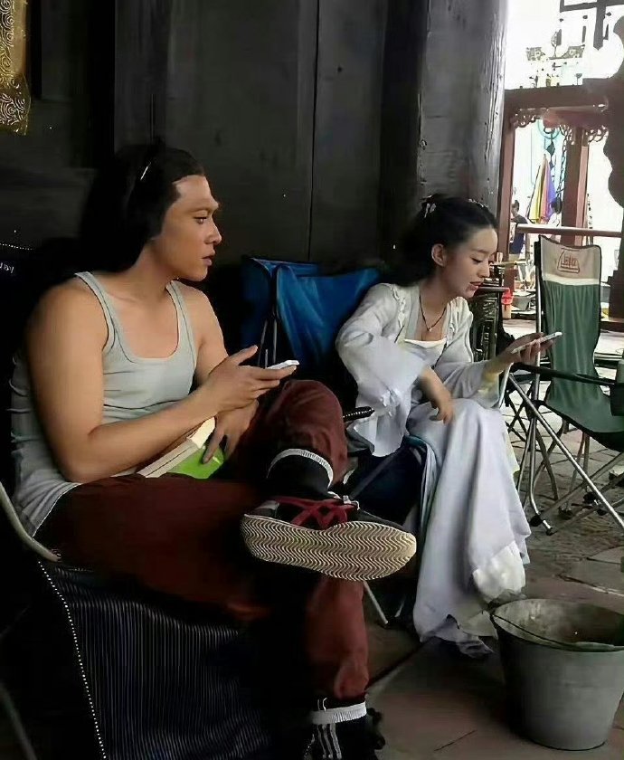 《花千骨》当年的花絮，这么简陋的服化道硬是被演成了经典。​​​