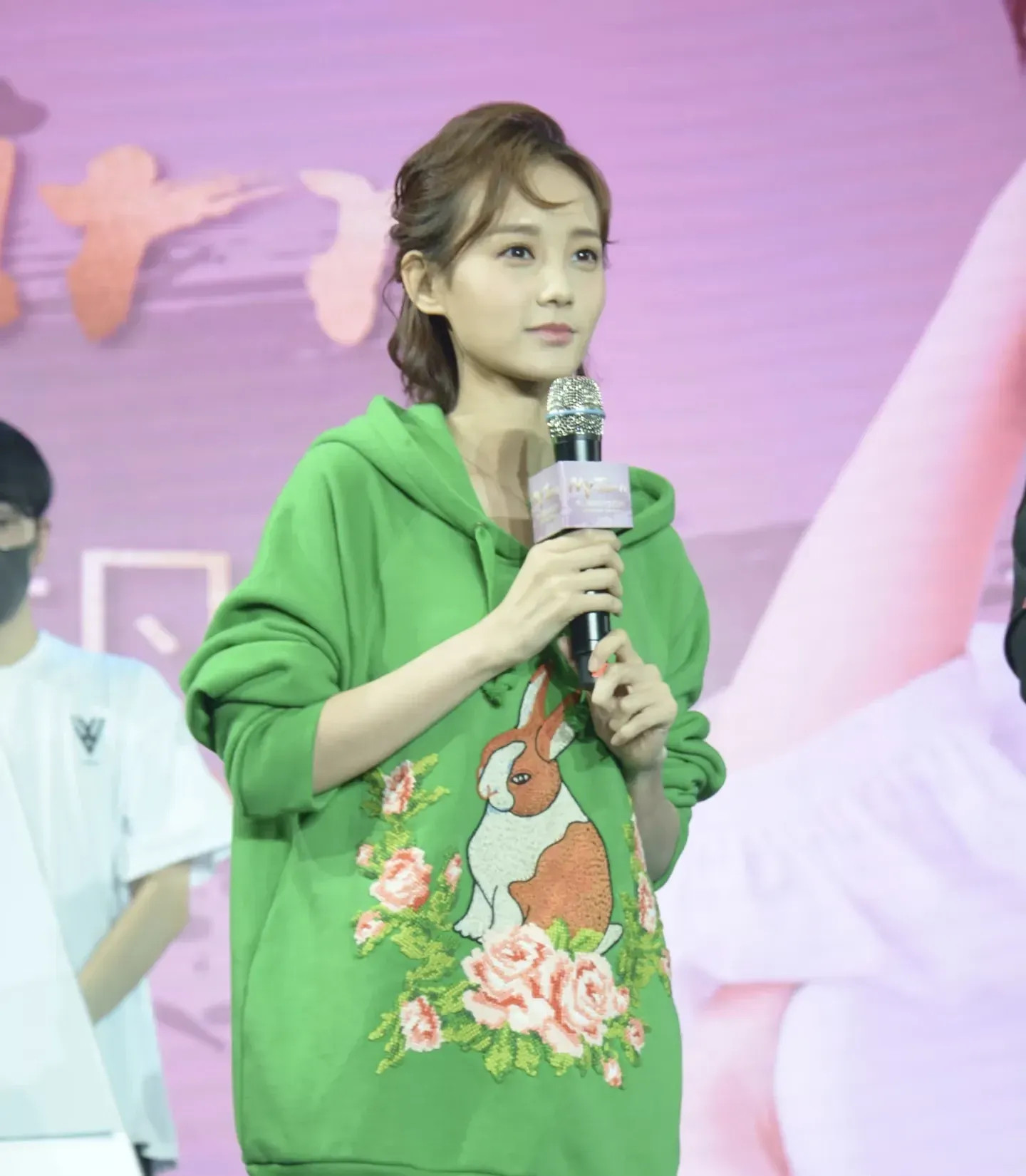 李一桐长相缺乏辨识度，虽拥有好剧本和搭档，但演技未达预期。演戏不沉浸，缺乏名场面
