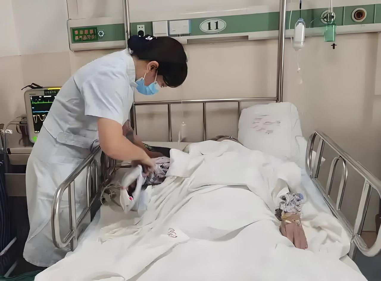 正确应对慢阻肺，三字经里找答案。1、能戒烟，才有救戒烟是减缓慢阻肺肺功能下