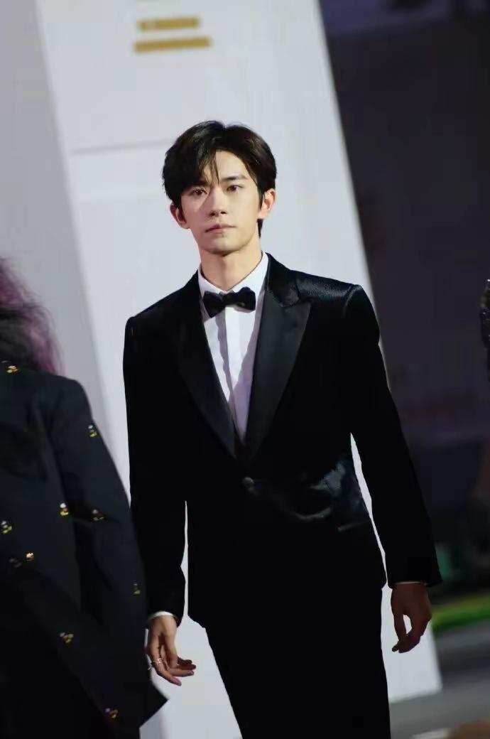 易烊千玺以后在电影、歌唱事业、社会影响力方面的成就会不会超过四大天王刘德华？！昨