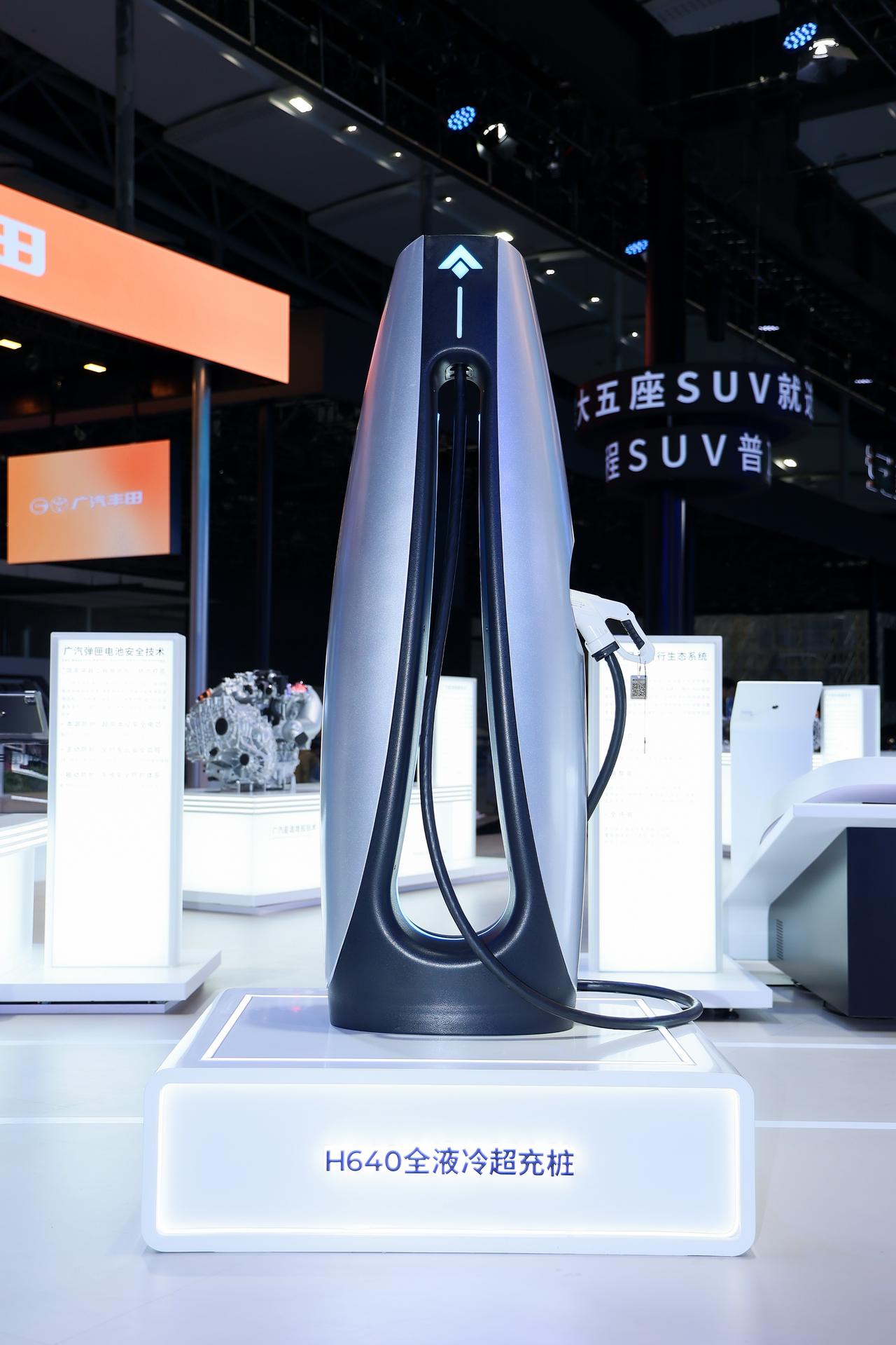 广州车展上，广汽集团不仅以五大品牌矩阵和智能出行方案惊艳全场，更以全固态电池中试