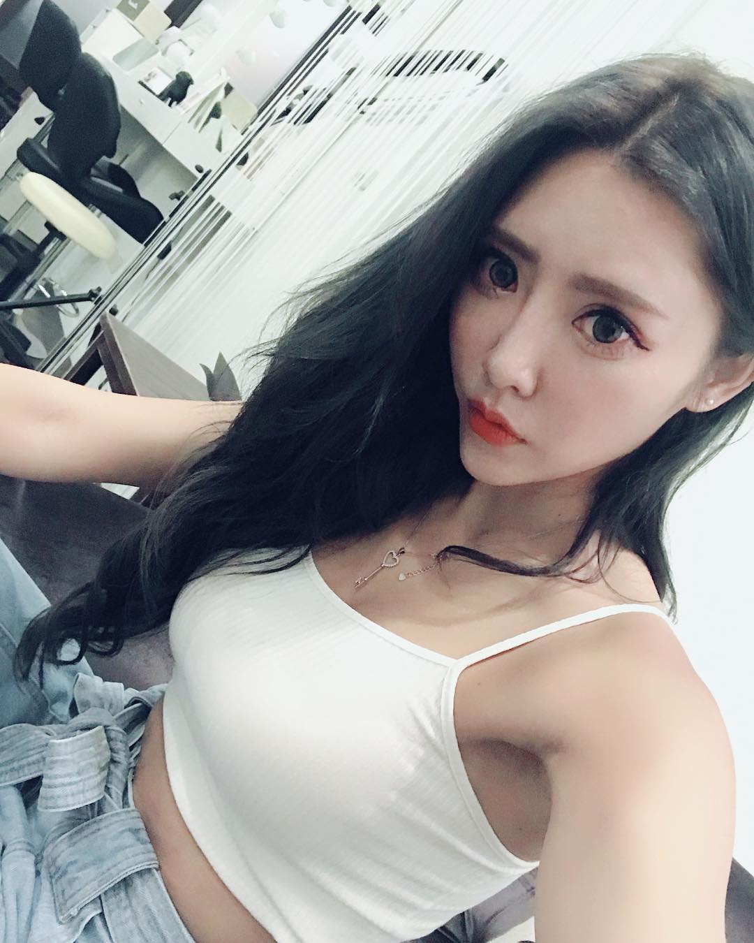 靠大胸和博出位走红, 她比台湾性感教主还性感