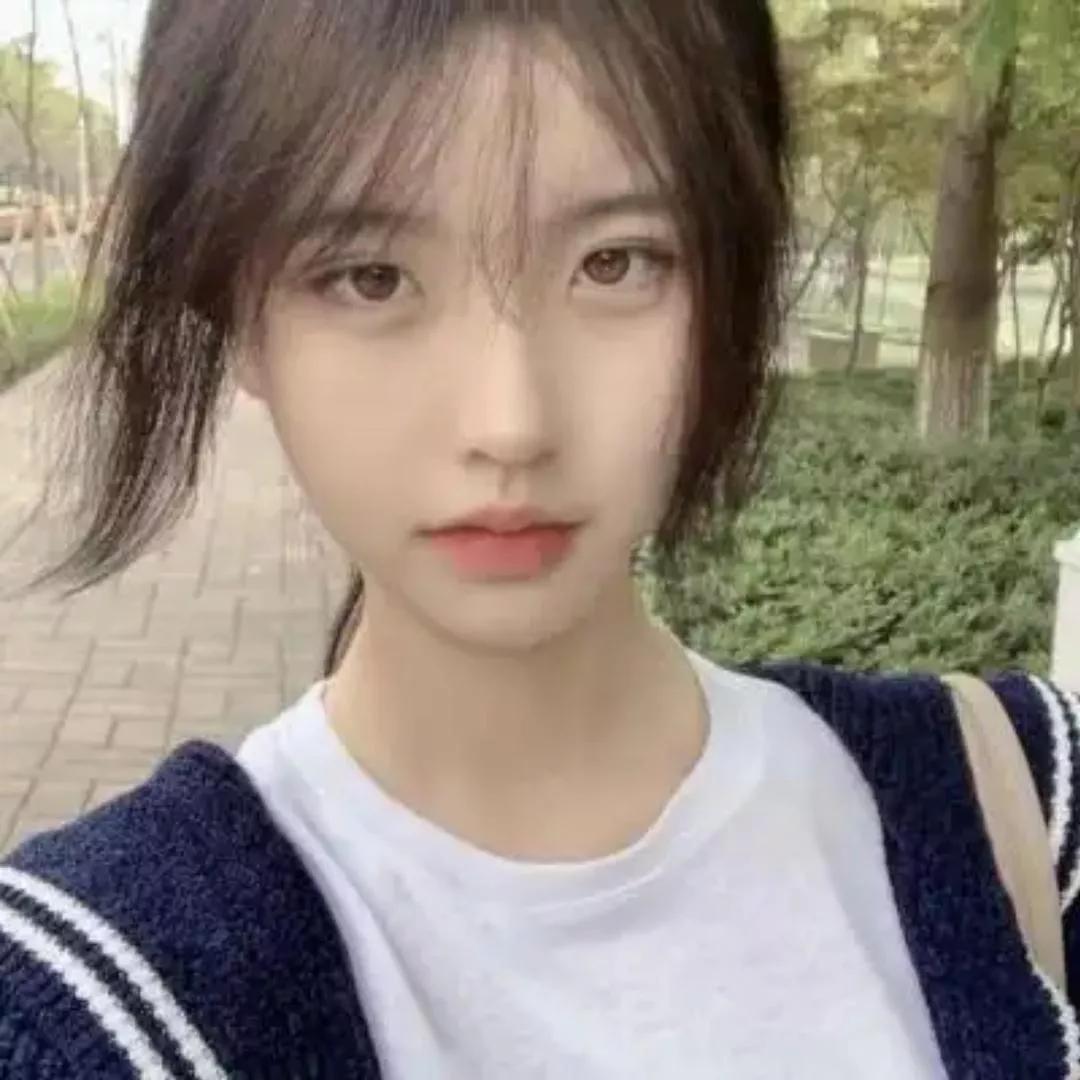 秋日漫步，温柔瞬间🍂✨秋日午后的温柔秋色漫步秋日森林漫步秋日漫步温柔感