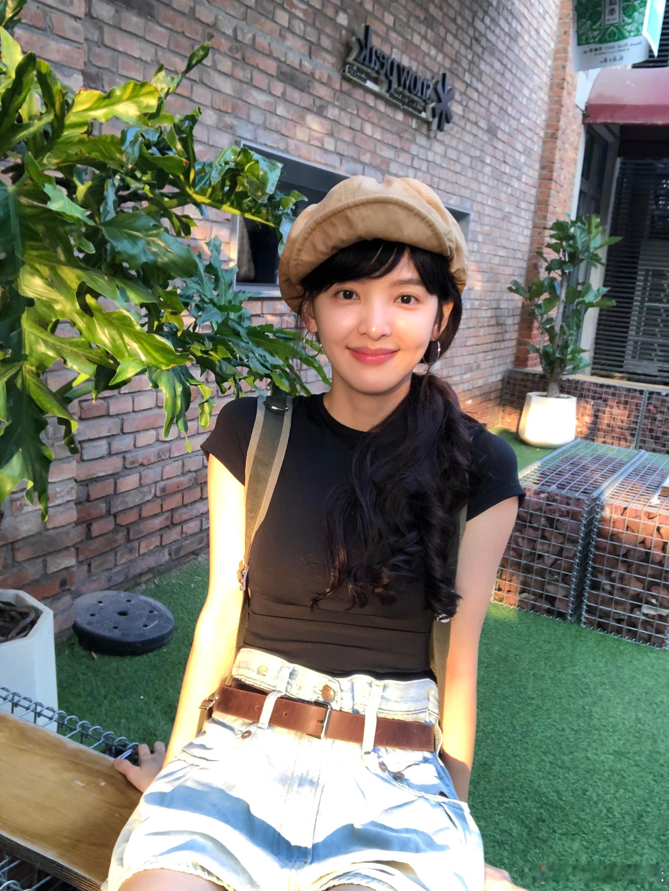 章若楠太可爱太漂亮了，想rua[爱心]​​​