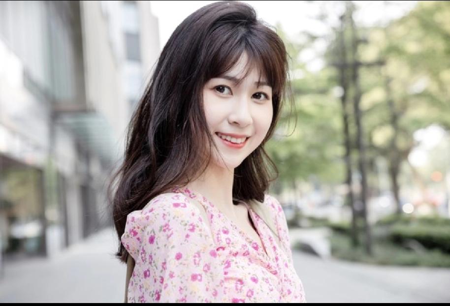 女人一定要趁年轻时好好打扮，活出漂亮。不然老了真的会后悔。昨天回老家给母亲上