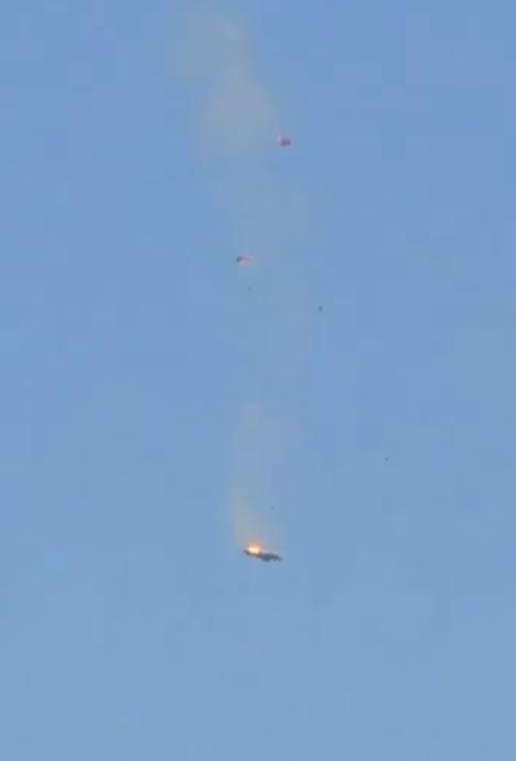 美军传来噩耗，一架战机被击落，伊朗看后笑了据央视新闻报道，一架美军F-15E