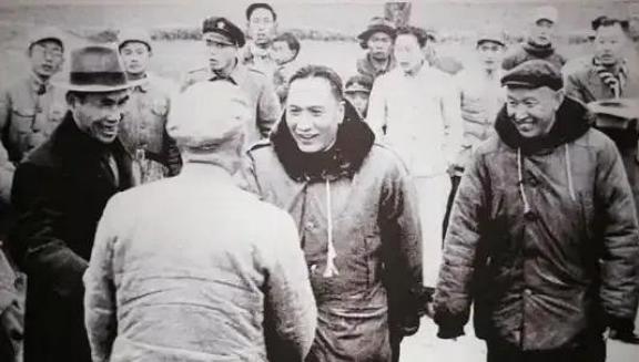 云南起义后，卢汉决定释放张群，有人劝说：“放了张群，蒋介石没了顾忌，会调大军攻打