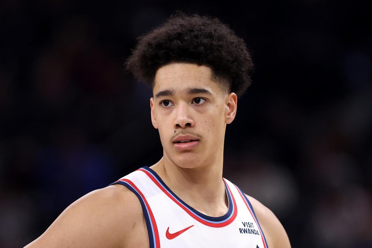 快船光看数据，不会觉得一个低顺位的新秀尼德豪泽，能对整个球队有多大影响。但是看了