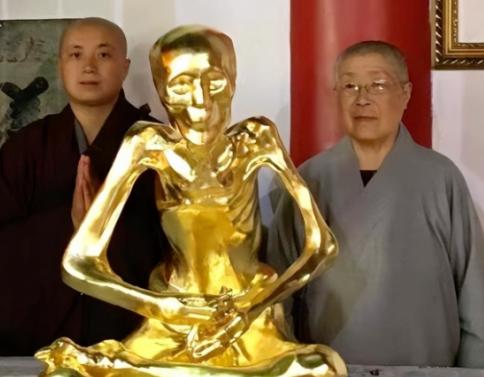 1995年，安徽85岁的尼姑仁义师太临终前告诉徒弟：“我死后不要烧，将我放入大瓮