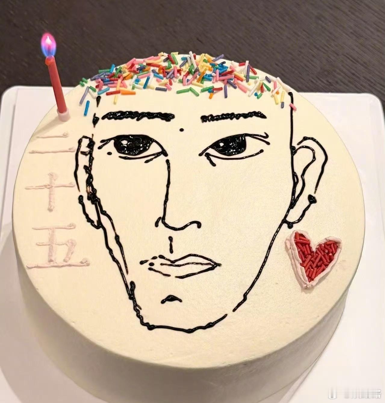 四叶草前来报到🍀看着好感动啊王源王俊凯来给他们的易烊千玺弟弟庆祝25岁生日啦生