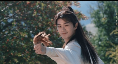 谁火靠的不是运气，是自己的命，曹骏2个镜头火的一塌糊涂，而杨洋作为男一，没有一点