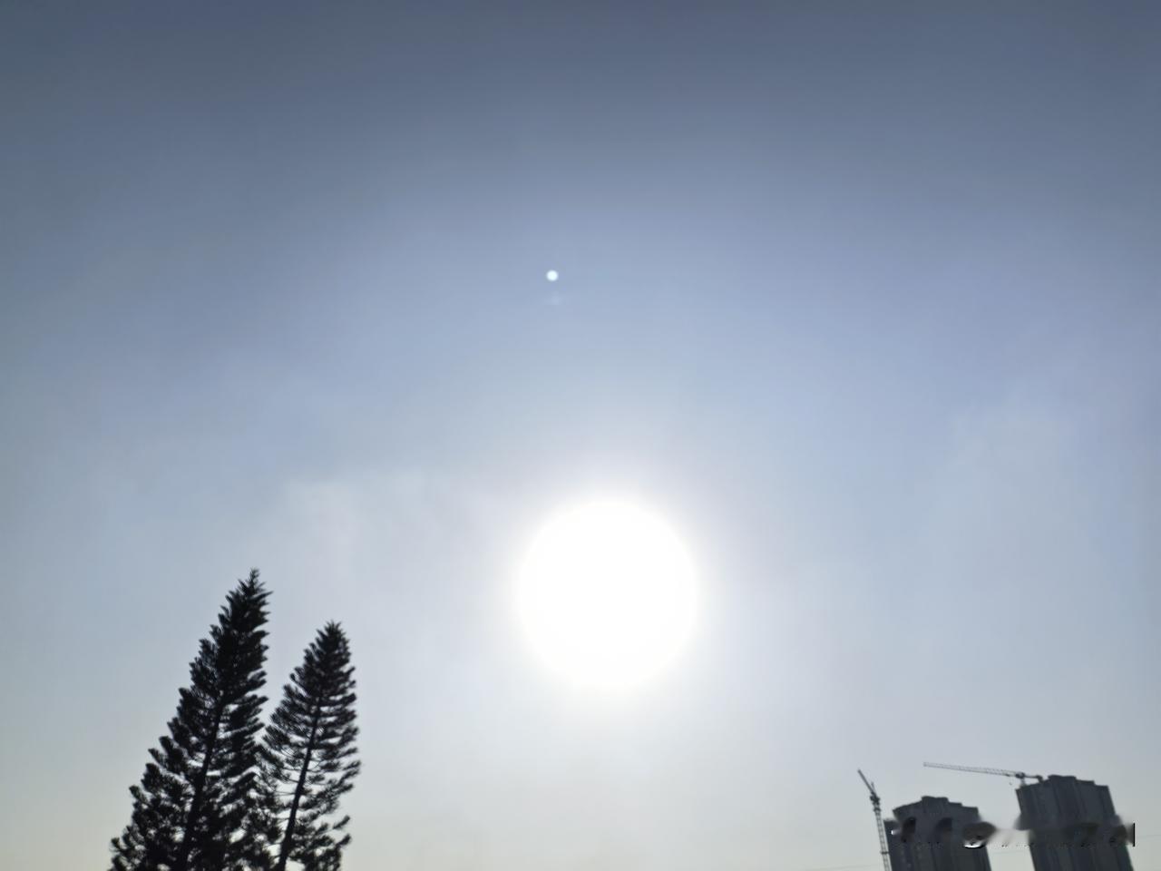 广东天气画风有变，云量渐多！17～19日，受偏南气流影响，广东大部云量增多，